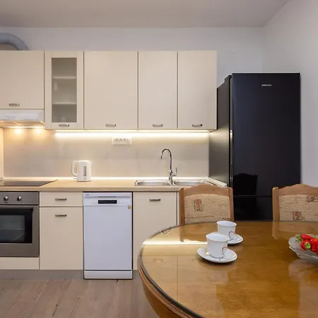 Paladin Apartment Makarska