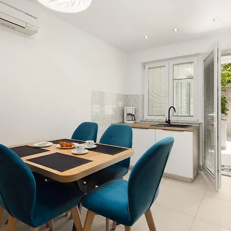 Apartment Paladin Makarska