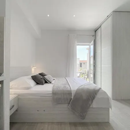 Paladin Apartment *