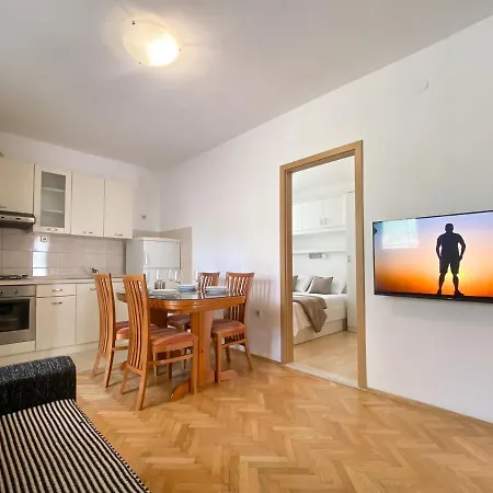 Paladin Apartment *