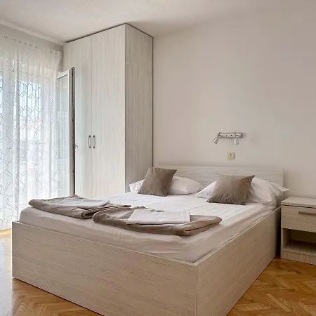 Paladin Apartment *